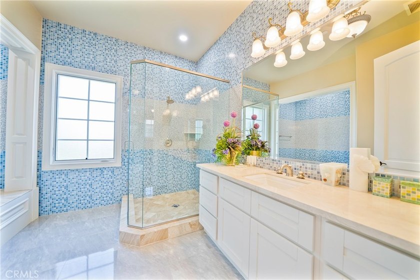 Located in a prime Arcadia neighborhood with access to - photo 31