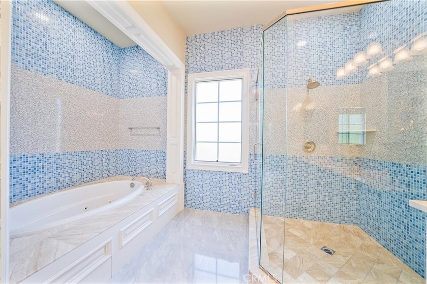 Located in a prime Arcadia neighborhood with access to - photo 33