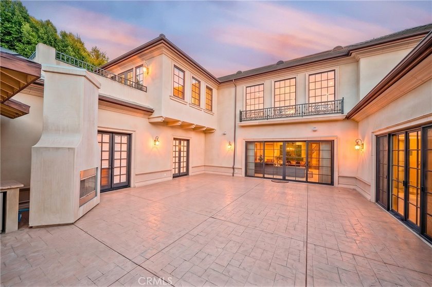 Located in a prime Arcadia neighborhood with access to - photo 43