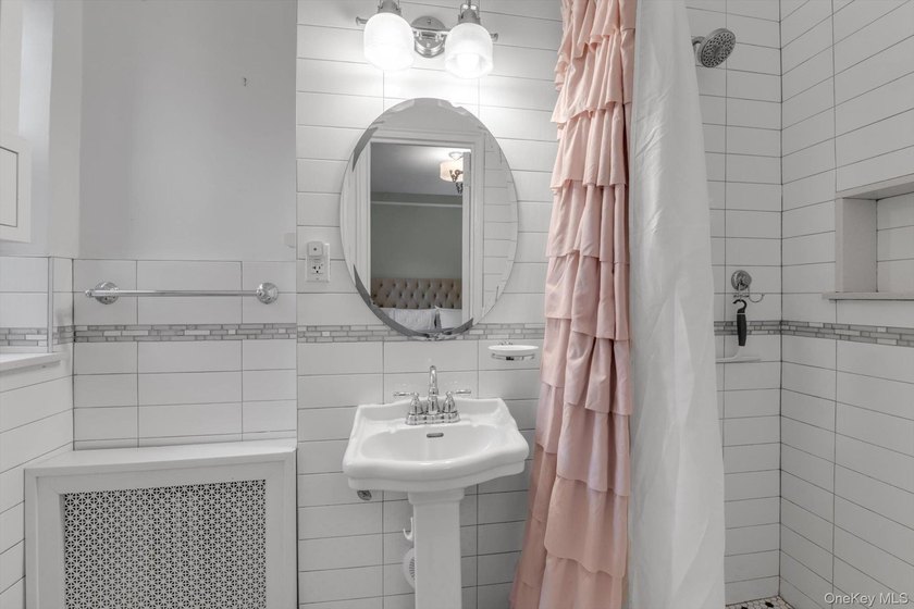 Experience timeless pre-war elegance at Forest Hills South, a - photo 18