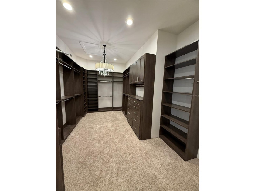 Virtually Staged. Built by the owner with uncompromising - photo 33