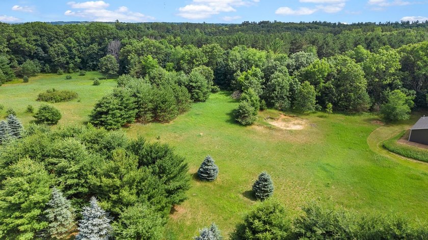 Construction to begin after an Accepted Offer: This featured - photo 11