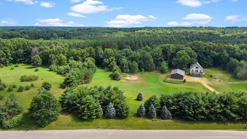 Construction to begin after an Accepted Offer: This featured - photo 13