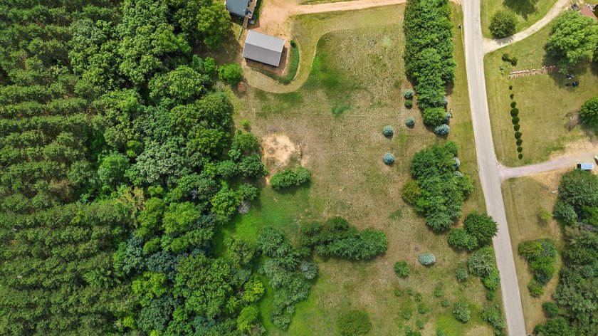 Construction to begin after an Accepted Offer: This featured - photo 16