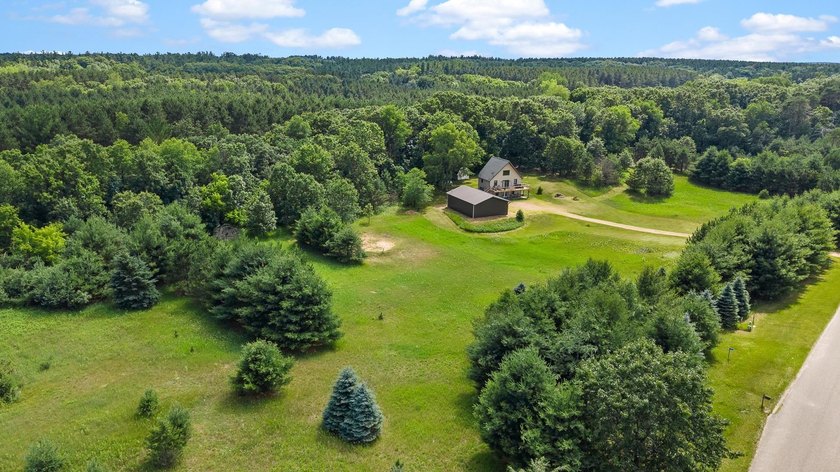 Construction to begin after an Accepted Offer: This featured - photo 17
