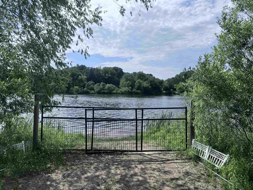 Construction to begin after an Accepted Offer: This featured - photo 21