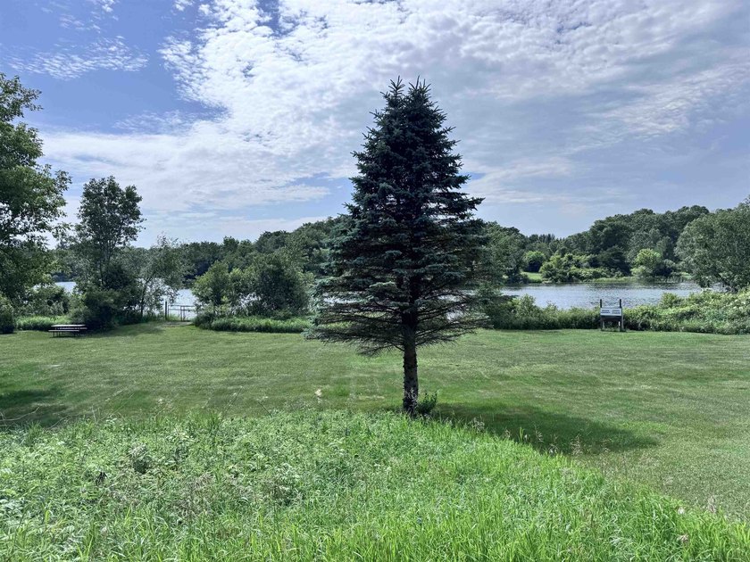 Construction to begin after an Accepted Offer: This featured - photo 22