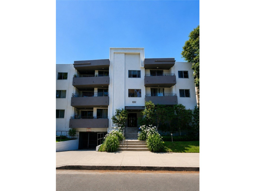 Welcome to The Encino, a boutique condominium community ideally - photo 30