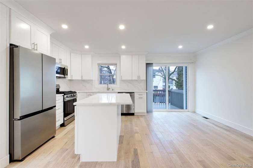 Lovely 2 family new construction almost completed. Truly a - photo 11