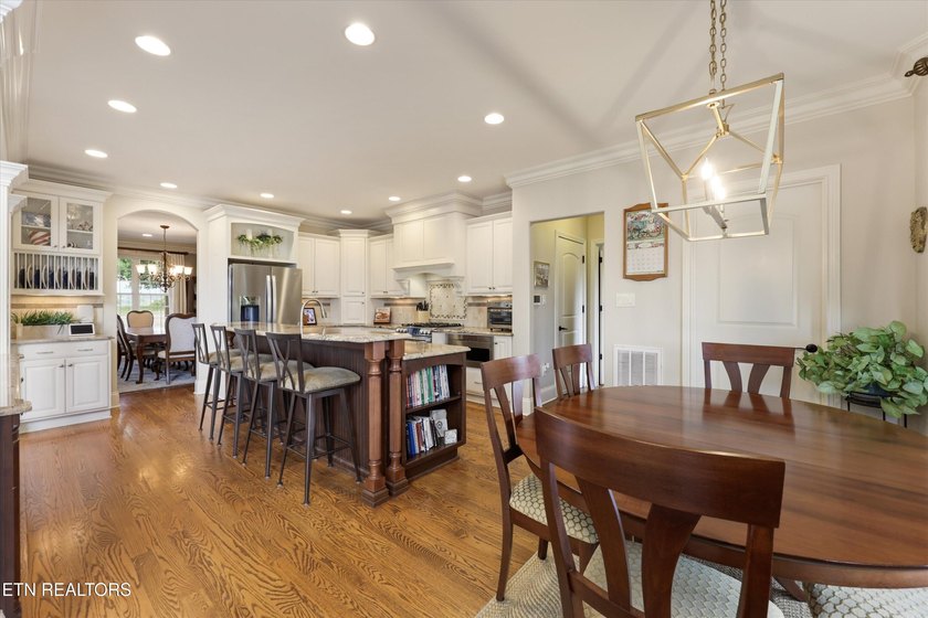 Luxury meets lifestyle in this exceptional Jefferson Park - photo 15