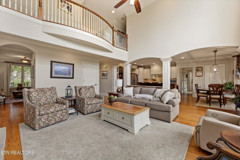 Luxury meets lifestyle in this exceptional Jefferson Park - photo 18