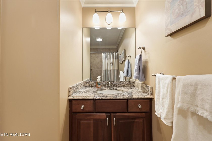 Luxury meets lifestyle in this exceptional Jefferson Park - photo 28