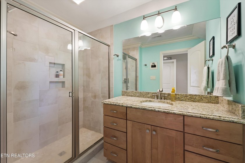 Luxury meets lifestyle in this exceptional Jefferson Park - photo 30
