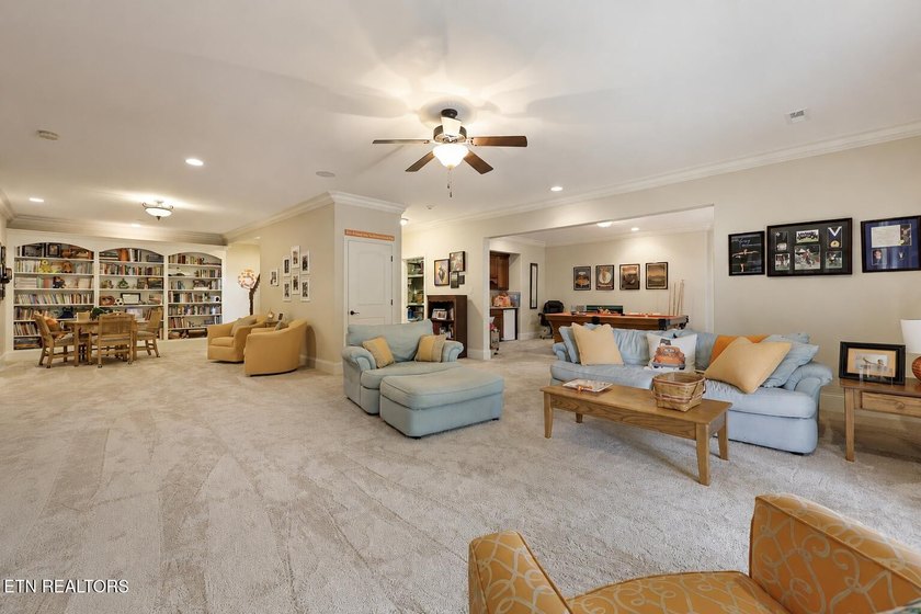 Luxury meets lifestyle in this exceptional Jefferson Park - photo 37