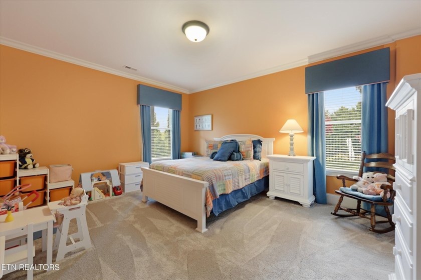Luxury meets lifestyle in this exceptional Jefferson Park - photo 42