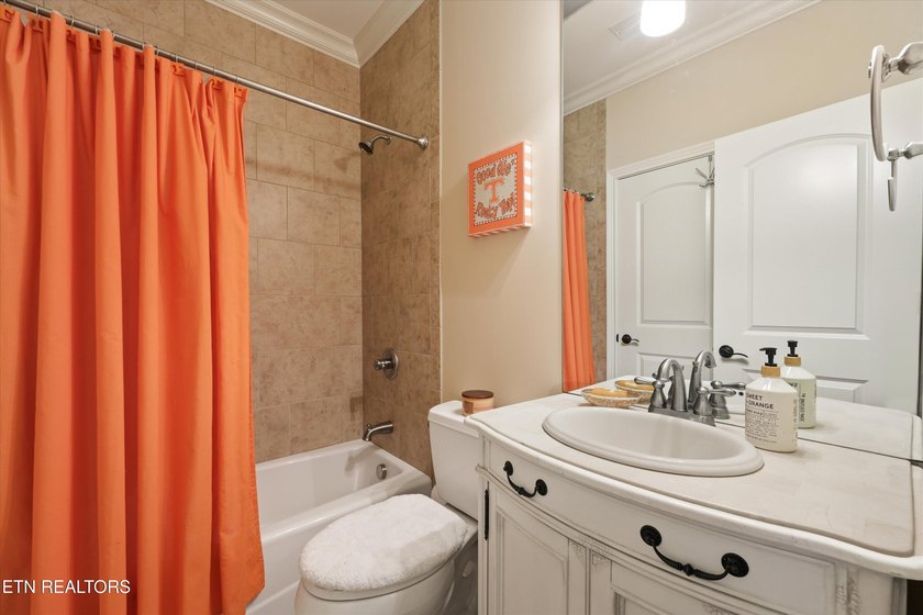 Luxury meets lifestyle in this exceptional Jefferson Park - photo 43