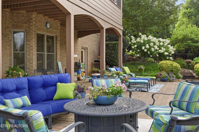Luxury meets lifestyle in this exceptional Jefferson Park - photo 48