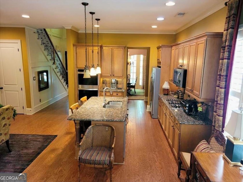 Stunning, move-in ready traditional executive home in highly - photo 5