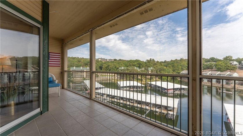 Discover lake living at its best with this beautifully updated 3 - photo 12