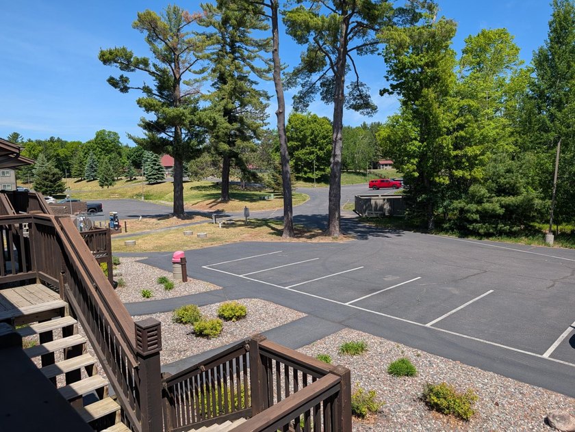 Stunning 3-Bedroom Condo with Breathtaking Lake Views of the - photo 23