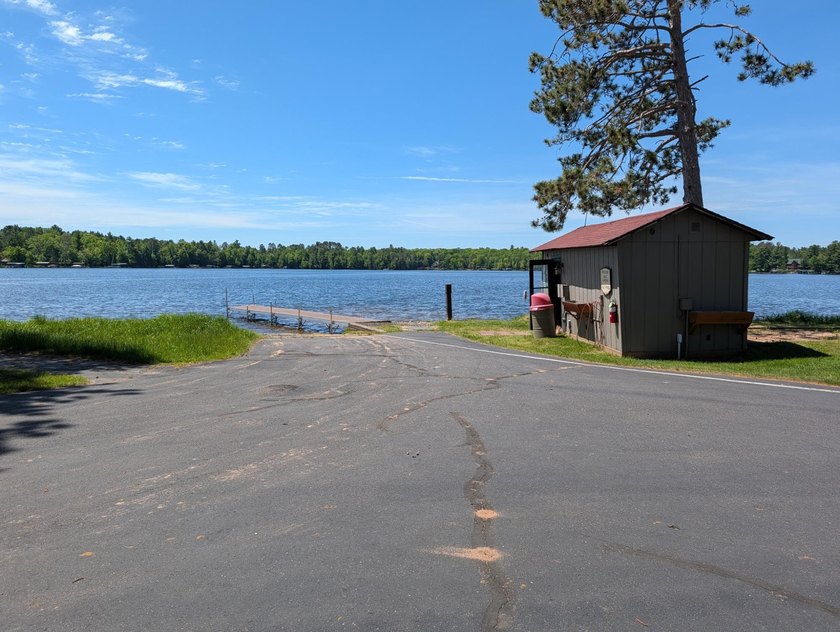 Stunning 3-Bedroom Condo with Breathtaking Lake Views of the - photo 27