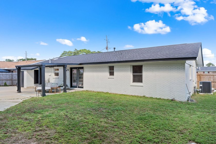 Back on market AT NO FAULT OF THE SELLER! Completely remodeled - photo 29