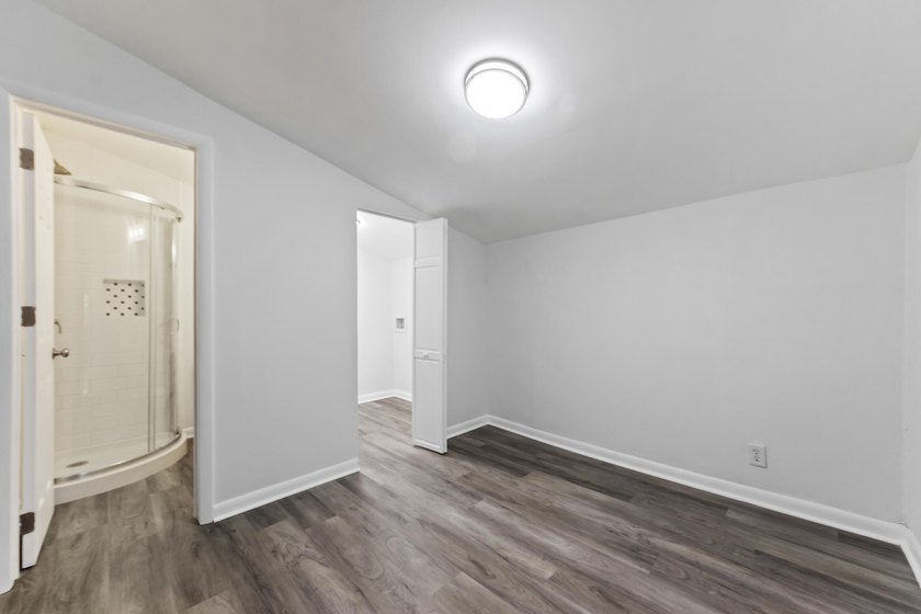 Fully renovated and move-in ready! This 4-bedroom, 2-bath home - photo 15