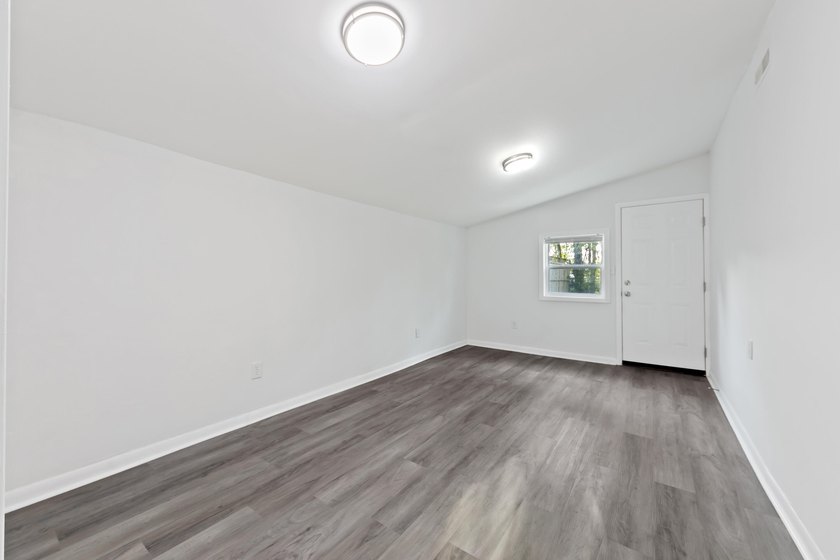 Fully renovated and move-in ready! This 4-bedroom, 2-bath home - photo 18