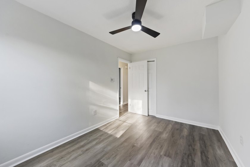 Fully renovated and move-in ready! This 4-bedroom, 2-bath home - photo 21