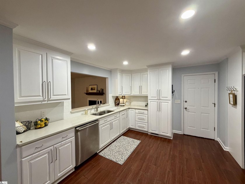 Welcome home to this beautifully maintained 3-bedroom, 2-bath - photo 12