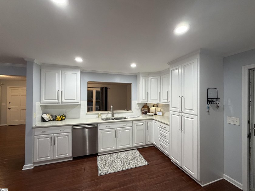 Welcome home to this beautifully maintained 3-bedroom, 2-bath - photo 13