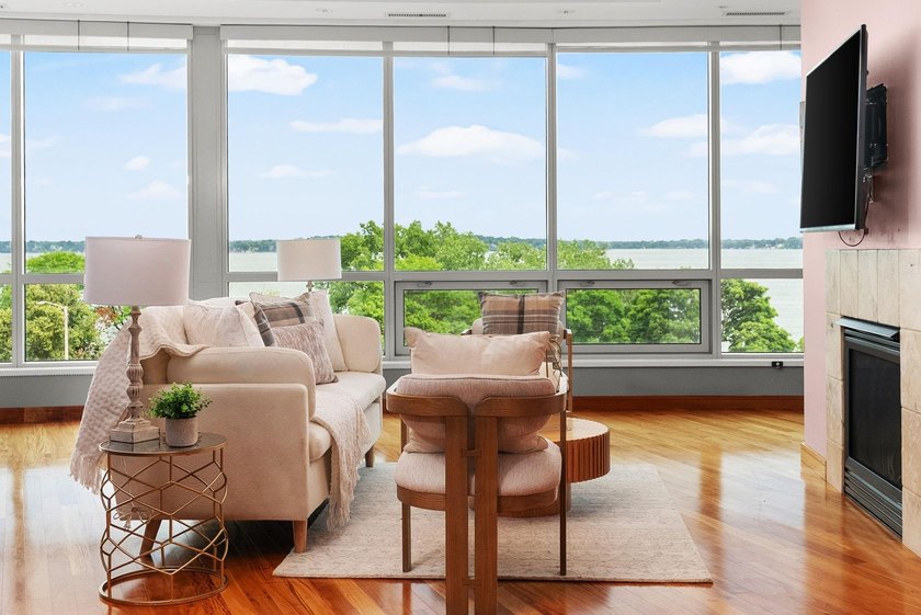You'll fall in love with the fantastic views overlooking Lake - photo 13