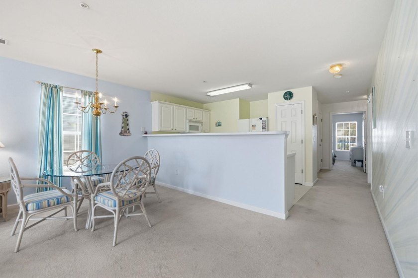 Welcome to this beautifully maintained 3 bedroom, 2 bathroom - photo 14