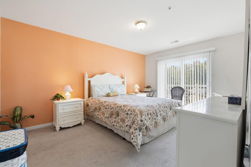 Welcome to this beautifully maintained 3 bedroom, 2 bathroom - photo 20