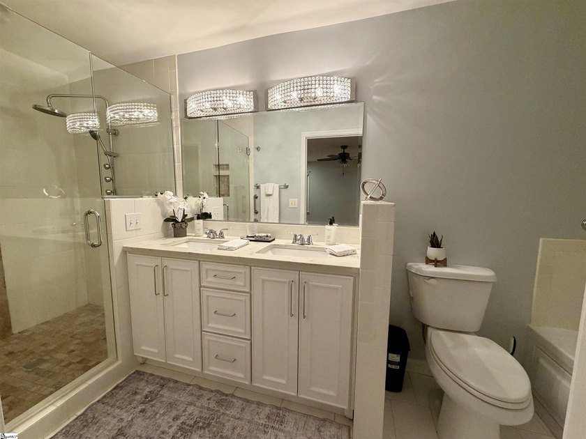 Welcome home to this beautifully maintained 3-bedroom, 2-bath - photo 21