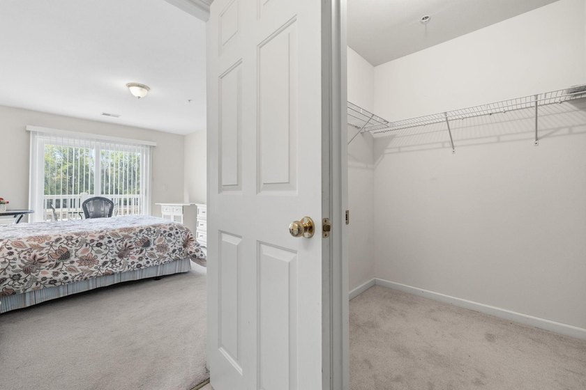Welcome to this beautifully maintained 3 bedroom, 2 bathroom - photo 22