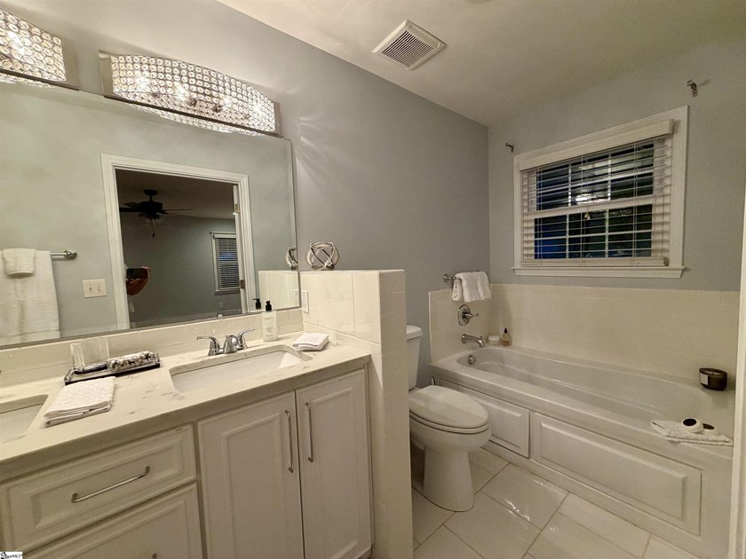 Welcome home to this beautifully maintained 3-bedroom, 2-bath - photo 23