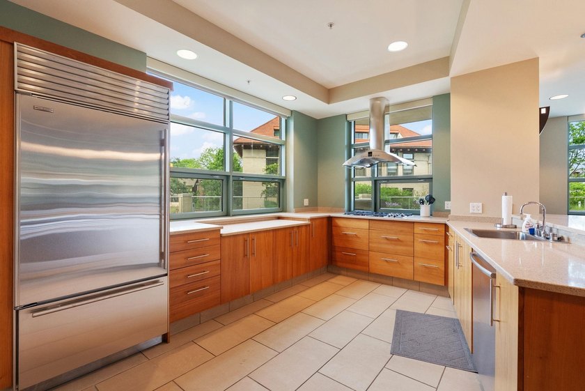You'll fall in love with the fantastic views overlooking Lake - photo 28