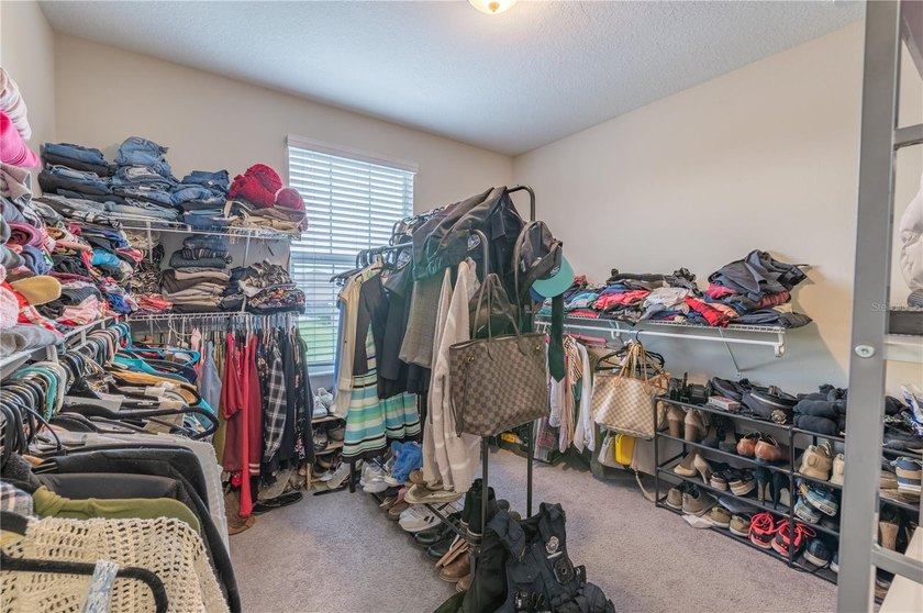 Welcome to this stunning 4 bedroom, 2 1/2 bathroom home with a - photo 29