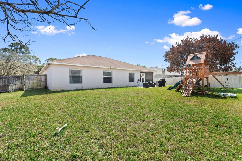 Move-in ready CBS home offering 3 bedrooms, 2 bathrooms, and - photo 30