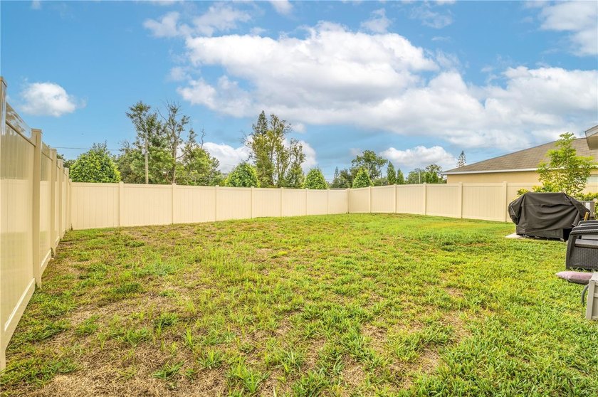 Welcome to this stunning 4 bedroom, 2 1/2 bathroom home with a - photo 33