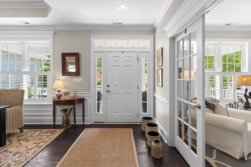 Perfectly positioned on an oversized homesite in sought-after - photo 3
