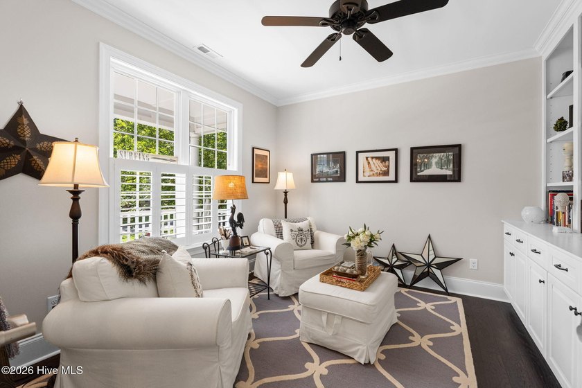 Perfectly positioned on an oversized homesite in sought-after - photo 4