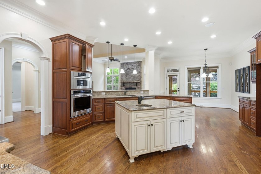 Tucked away on a private cul-de-sac in the prestigious Legacy at - photo 15