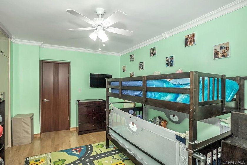 True 2 bed 2 bath unit, 1200 square feet with Dining room - photo 18