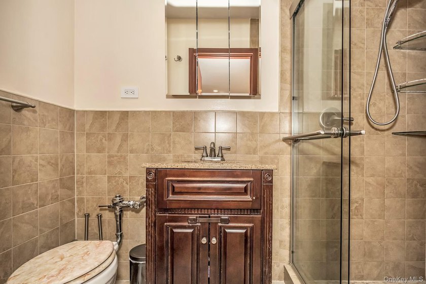 True 2 bed 2 bath unit, 1200 square feet with Dining room - photo 19