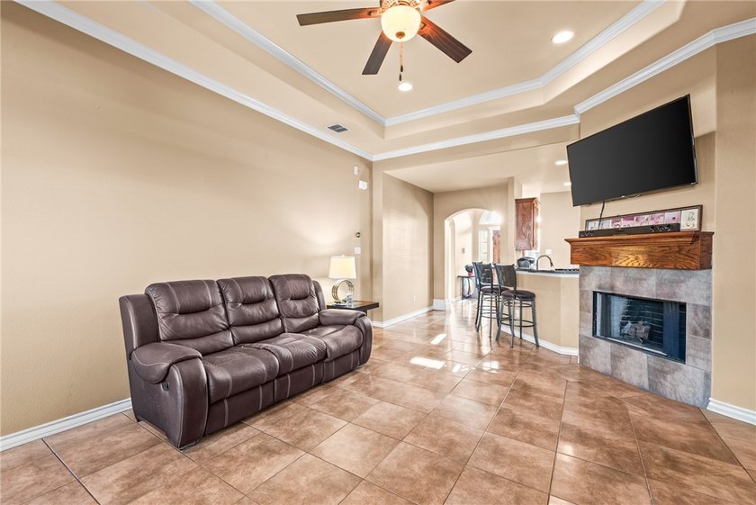 Welcome to 3930 Amadas Drive, an immaculate 3-bedroom, 2-bath - photo 4