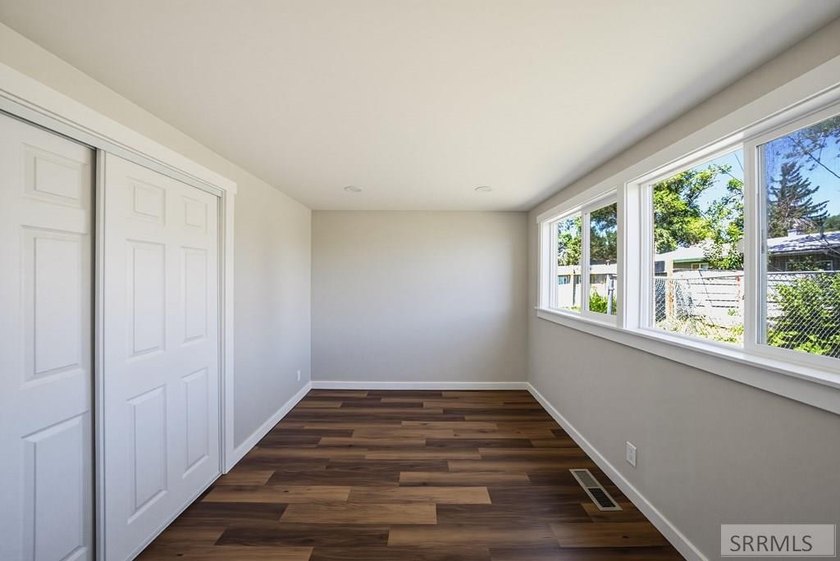 Welcome to 1139 Garfield St, Idaho Falls, ID 83401-a beautifully - photo 15