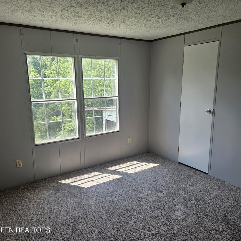 Escape to the peace and quiet of country living in this charming - photo 18
