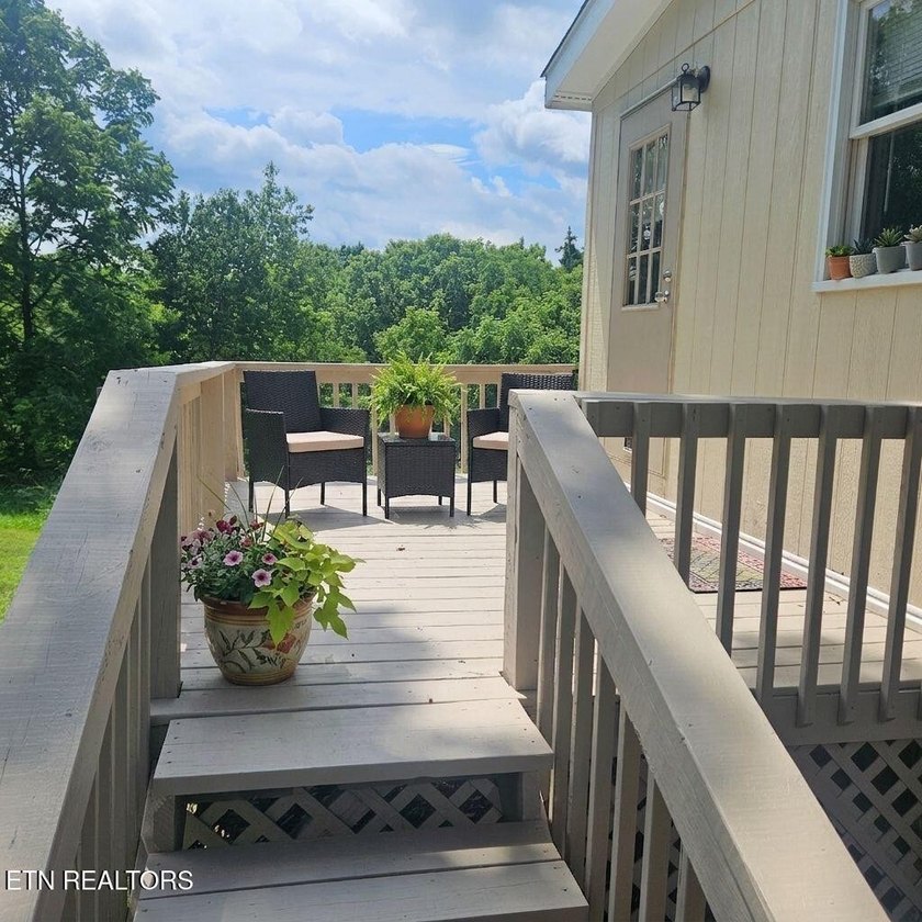 Escape to the peace and quiet of country living in this charming - photo 43